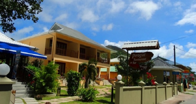 Pirogue Lodge